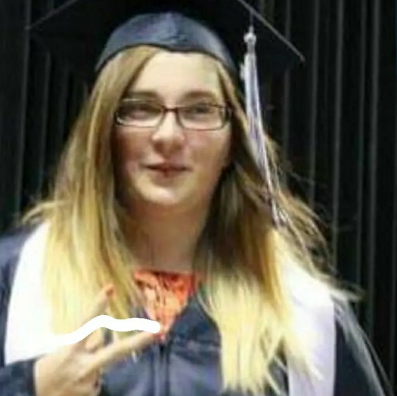 Meet your Posher, Kendall - Picture 1 of 1